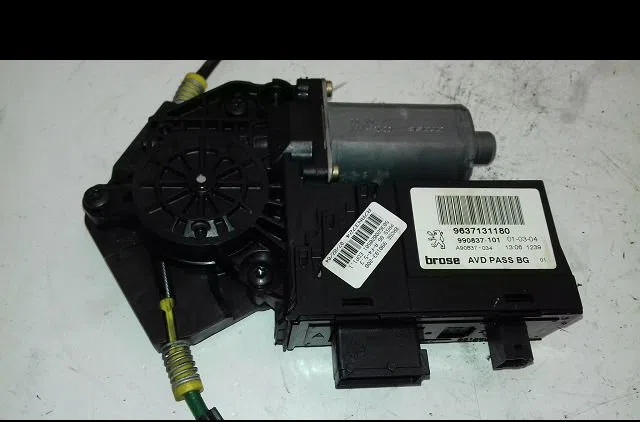 Mecanisme  moteur lève-glace avant droit Peugeot 307 (3A-C) 2.0 hdi 135 (2003-2007) occasion