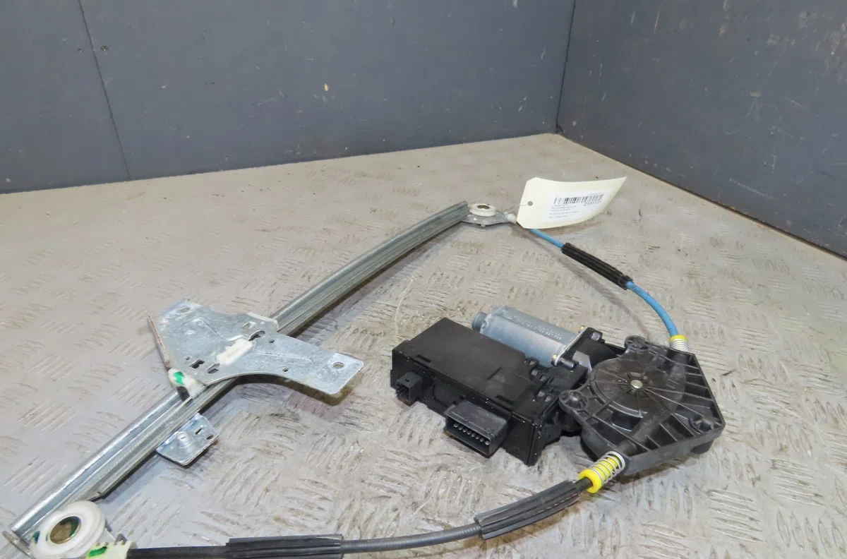 Mecanisme  moteur lève-glace avant droit Peugeot 307 Break (3E) 1.6 hdi 110 (2004-2008) 5 portes occasion