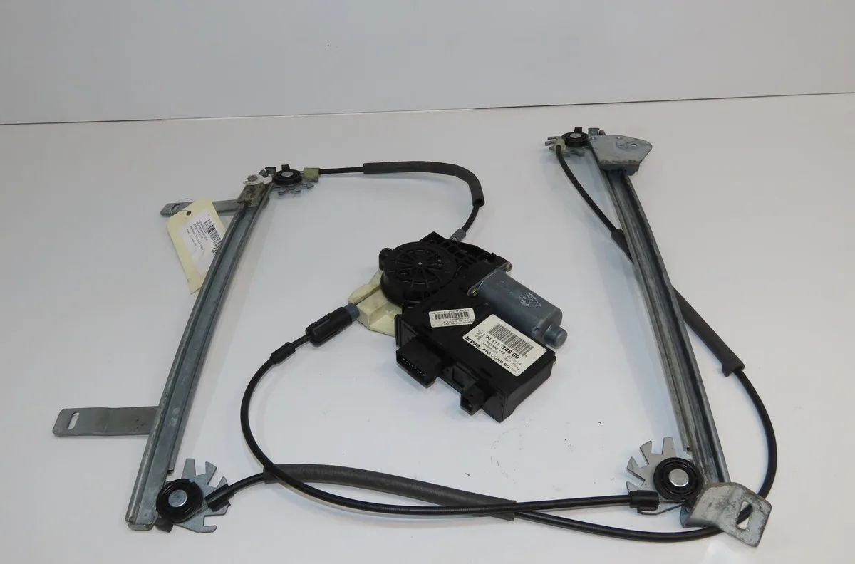 Mecanisme  moteur lève-glace avant droit Peugeot 307 CC (3B) 2.0 16v (2003-2005) 2 portes occasion
