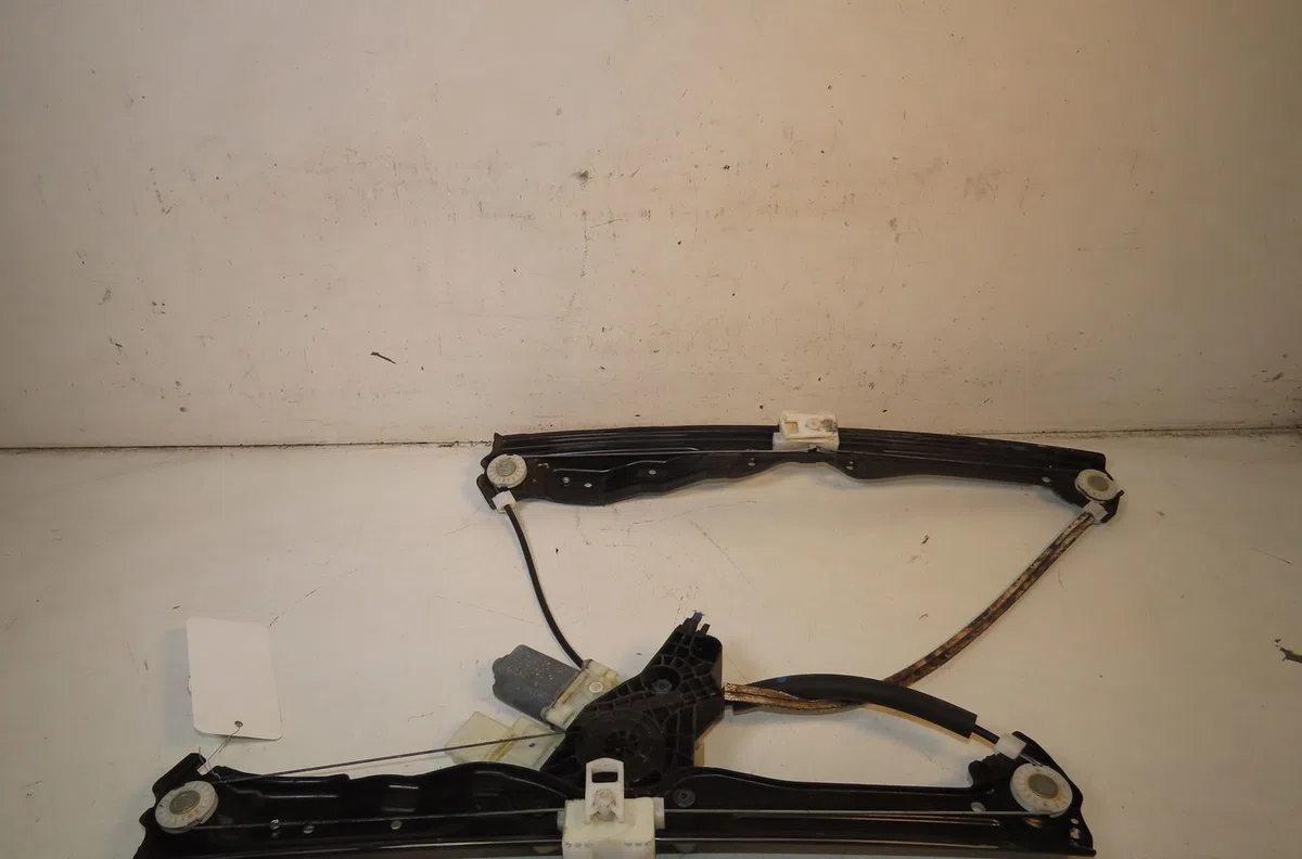Mecanisme  moteur lève-glace avant droit Peugeot 308 II (LB_, LP_, LW_, LH_, L3_) 1.6 thp 125 (2013-2021) occasion