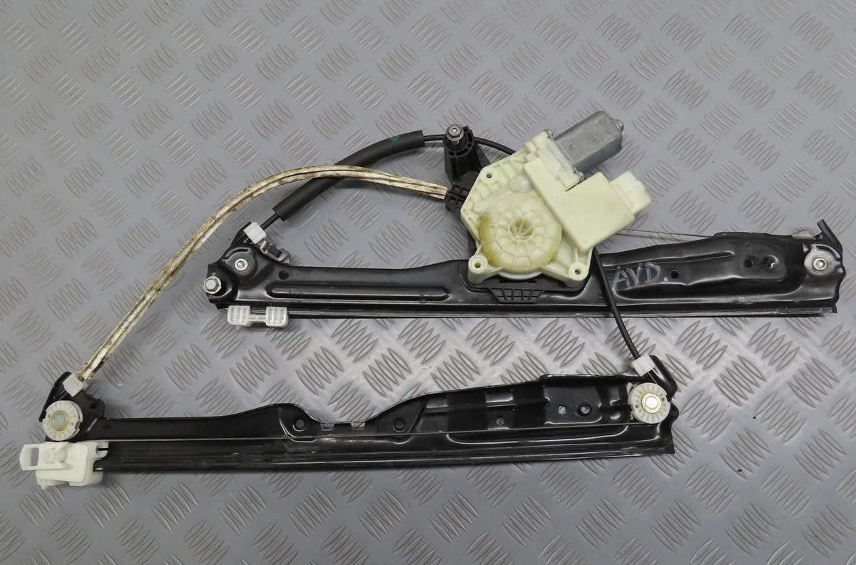 Mecanisme  moteur lève-glace avant droit Peugeot 308 II (LB_, LP_, LW_, LH_, L3_) 1.6 thp 125 (2013-2021) occasion