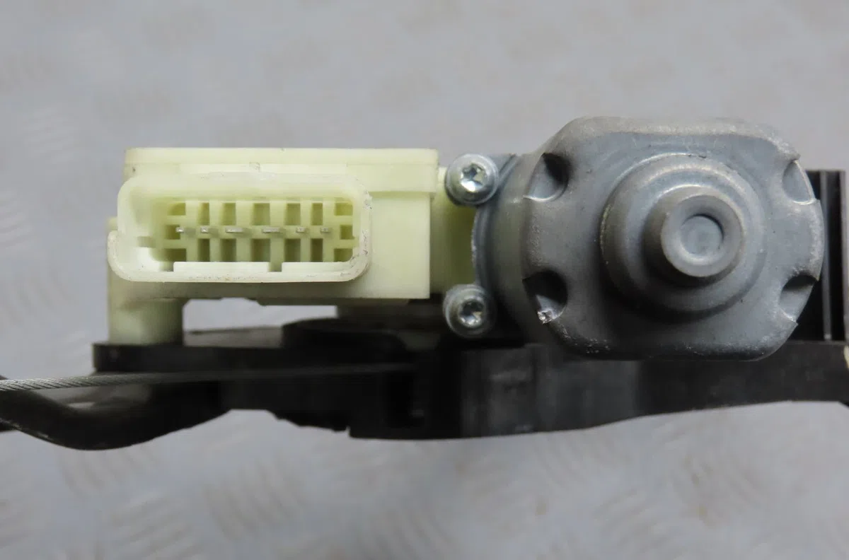 Mecanisme  moteur lève-glace avant droit Peugeot 308 SW II (LC_, LJ_, LR_, LX_, L4_) 1.6 hdi - bluehdi 115 (lcbhxm, lcbh