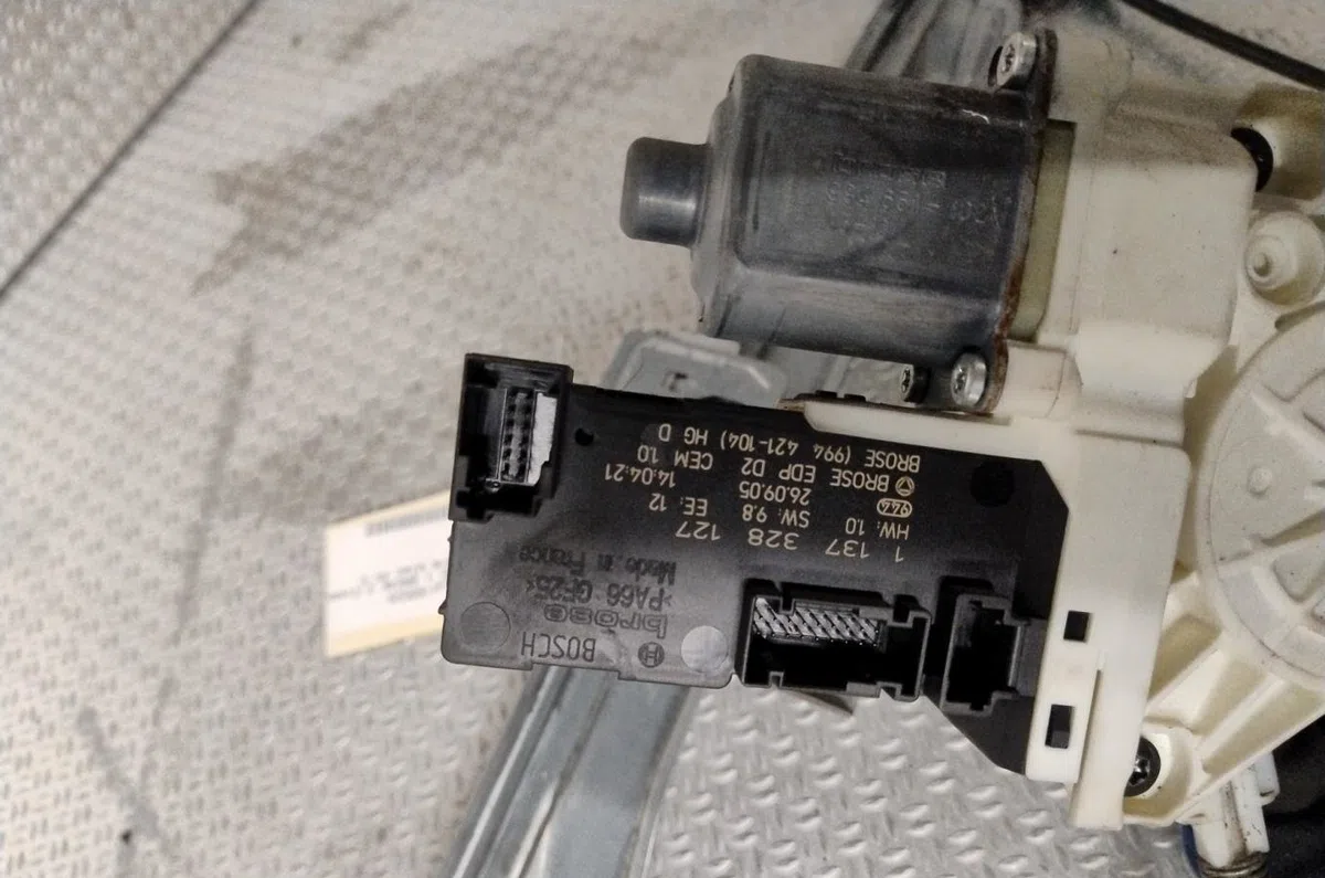 Mecanisme  moteur lève-glace avant droit PEUGEOT 407  407 PHASE 1 BREAK occasion