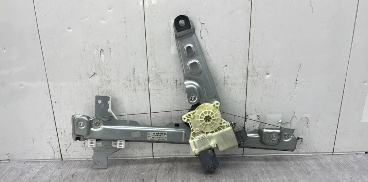 Mecanisme  moteur lève-glace avant droit PEUGEOT 5008 1 PHASE 2 occasion