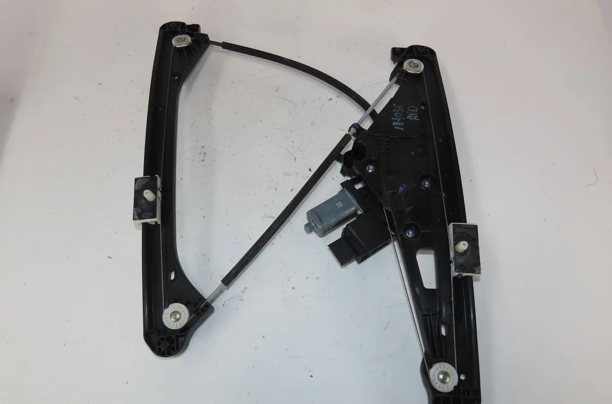 Mecanisme  moteur lève-glace avant droit Peugeot 5008 II (MC_, MJ_, MR_, M4_) 1.2 (mrhnyh, mrhnyw, mrhnsj, mrhnsu, mrhns