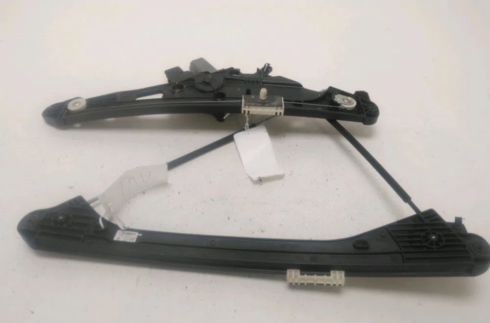 Mecanisme  moteur lève-glace avant droit Peugeot 5008 II (MC_, MJ_, MR_, M4_) 1.5 bluehdi 130 (mcyhzj, mcyhzr, mcyhzx) (