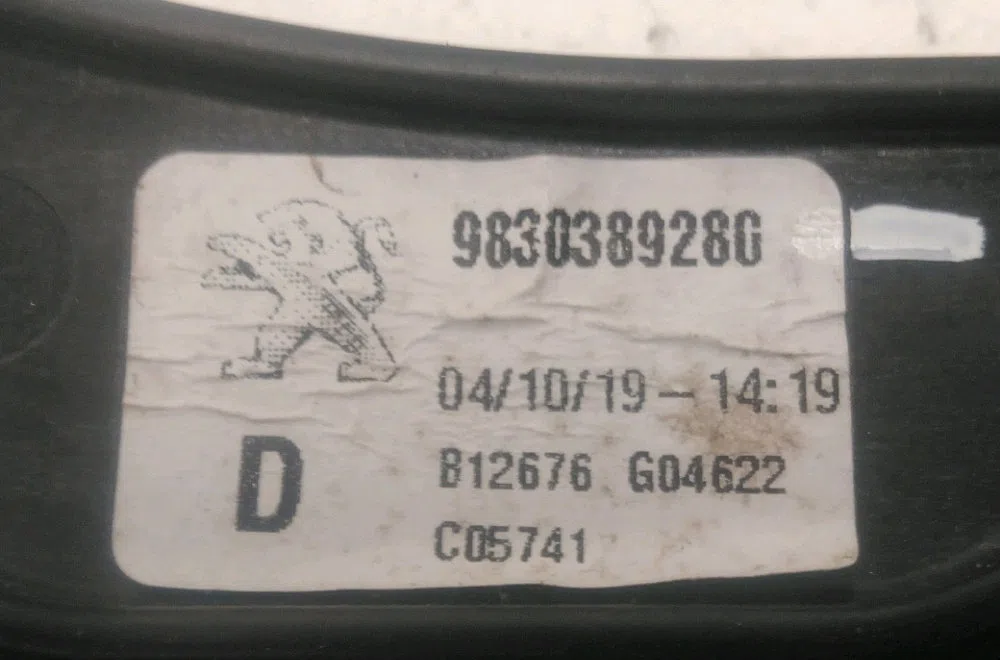 Mecanisme  moteur lève-glace avant droit Peugeot 5008 II (MC_, MJ_, MR_, M4_) 1.5 bluehdi 130 (mcyhzj, mcyhzr, mcyhzx) (