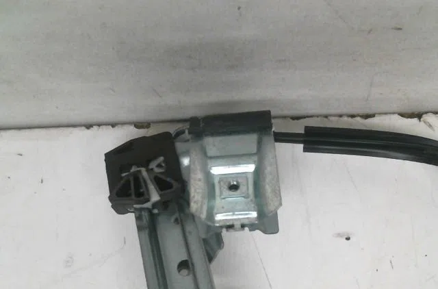 Mecanisme  moteur lève-glace avant droit PEUGEOT 607 occasion