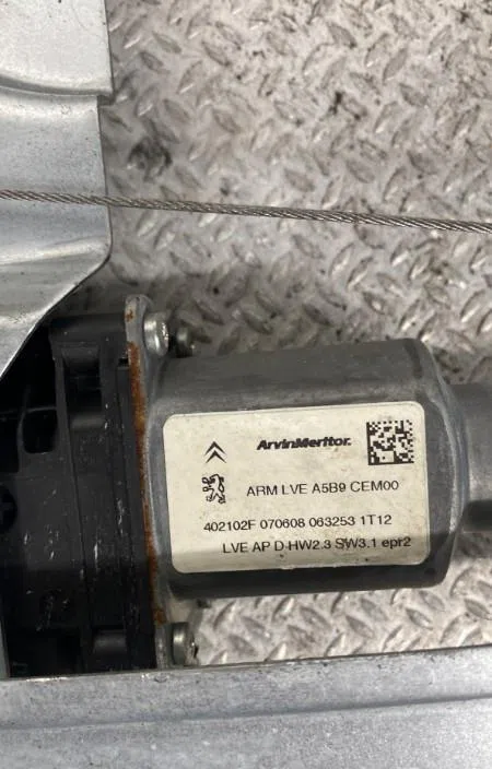 Mecanisme  moteur lève-glace avant droit PEUGEOT PARTNER 2  PARTNER 2 PHASE 1 occasion