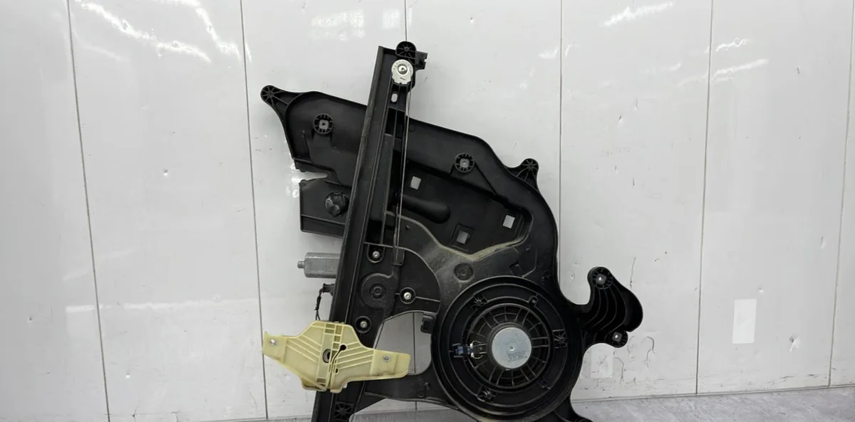Mecanisme moteur lève-glace avant droit PEUGEOT PARTNER 3 PHASE 1 occasion