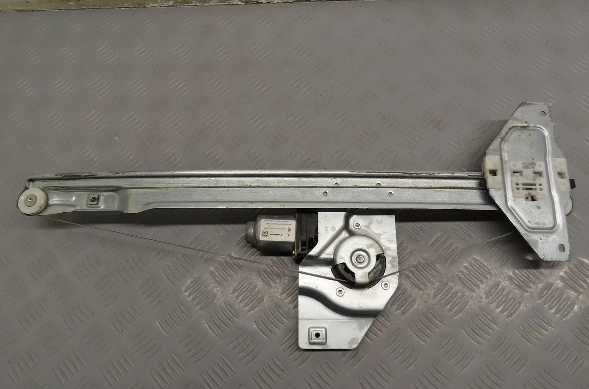 Mecanisme  moteur lève-glace avant droit Peugeot PARTNER Camionnette-Monospace (5_, G_) 1.6 hdi 90 (2005-2015) occasion