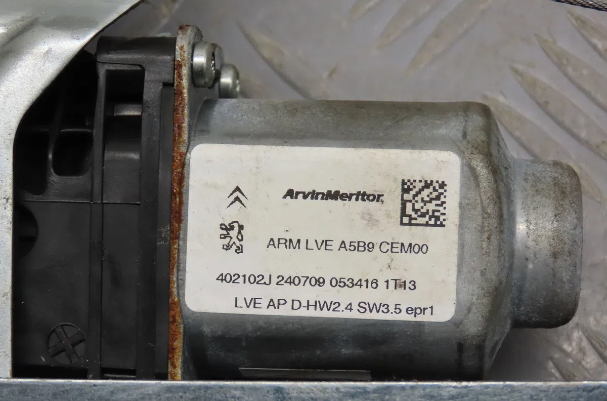 Mecanisme  moteur lève-glace avant droit Peugeot PARTNER Camionnette-Monospace (5_, G_) 1.6 hdi 90 (2005-2015) occasion