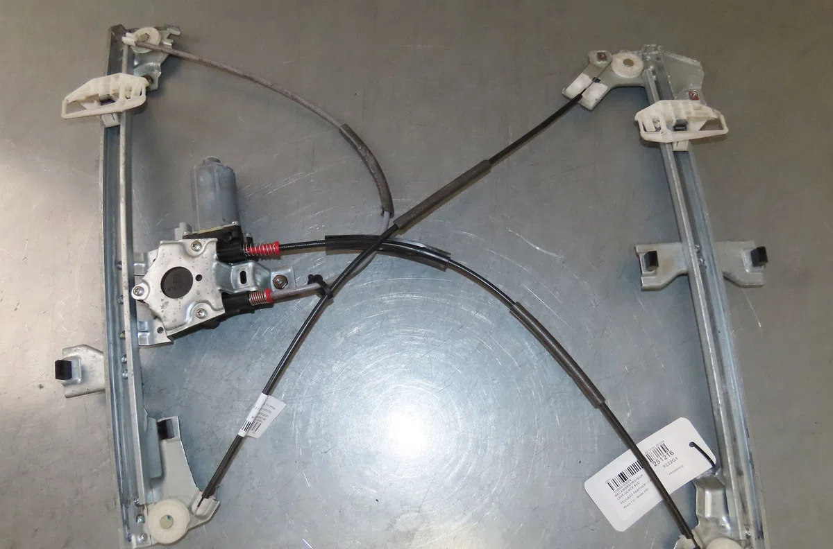 Mecanisme  moteur lève-glace avant droit Peugeot PARTNER Monospace (5_, G_) 1.6 hdi 90 (2005-2015) occasion