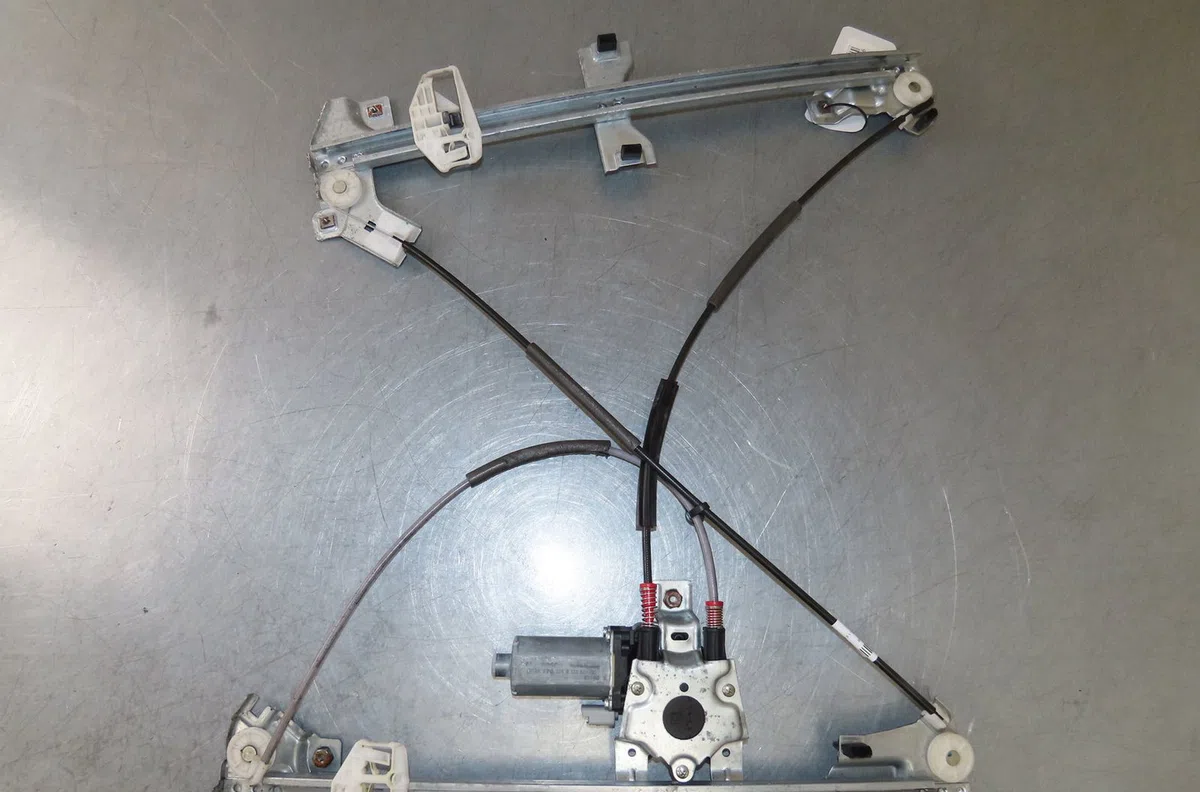 Mecanisme  moteur lève-glace avant droit Peugeot PARTNER Monospace (5_, G_) 1.6 hdi 90 (2005-2015) occasion