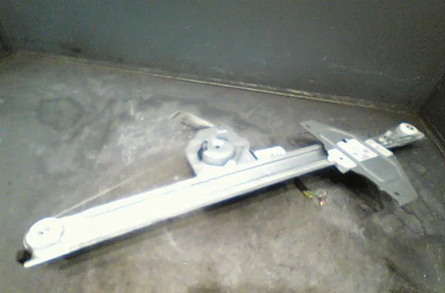 Mecanisme  moteur lève-glace avant droit Peugeot PARTNER TEPEE 1.6 hdi (2010) occasion