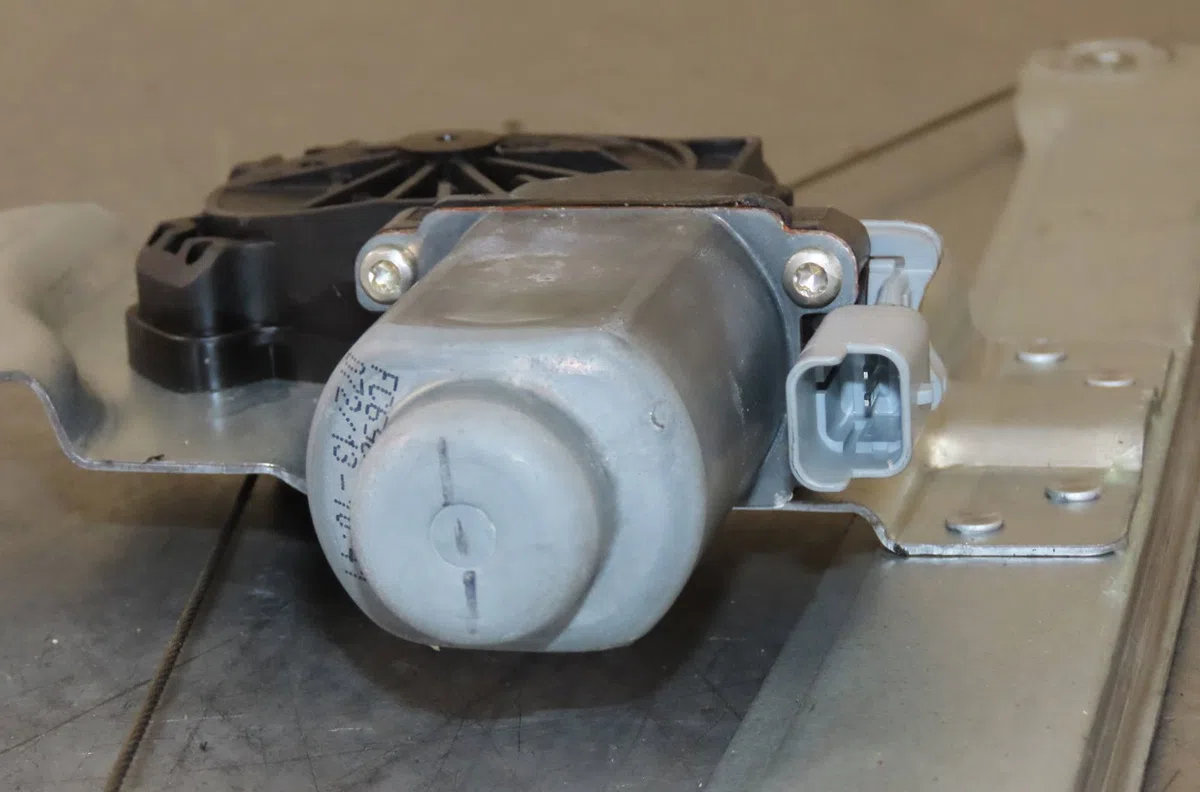 Mecanisme  moteur lève-glace avant droit Peugeot PARTNER TEPEE 1.6 hdi 90 (2010) occasion