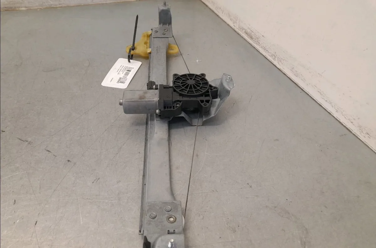 Mecanisme  moteur lève-glace avant droit RENAULT CAPTUR  1.5 DCI 110ch occasion