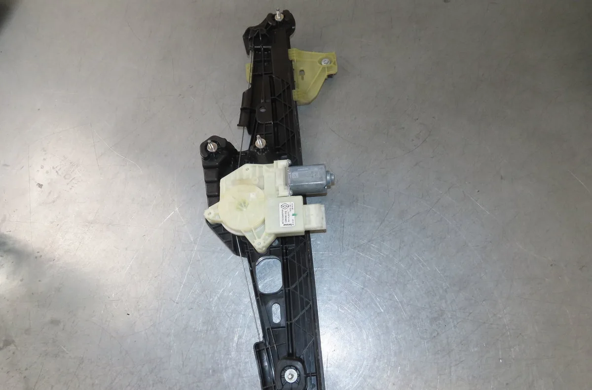 Mecanisme moteur lève-glace avant droit Renault CAPTUR II (HF_) Tce 160 (hfn1) (2020) occasion