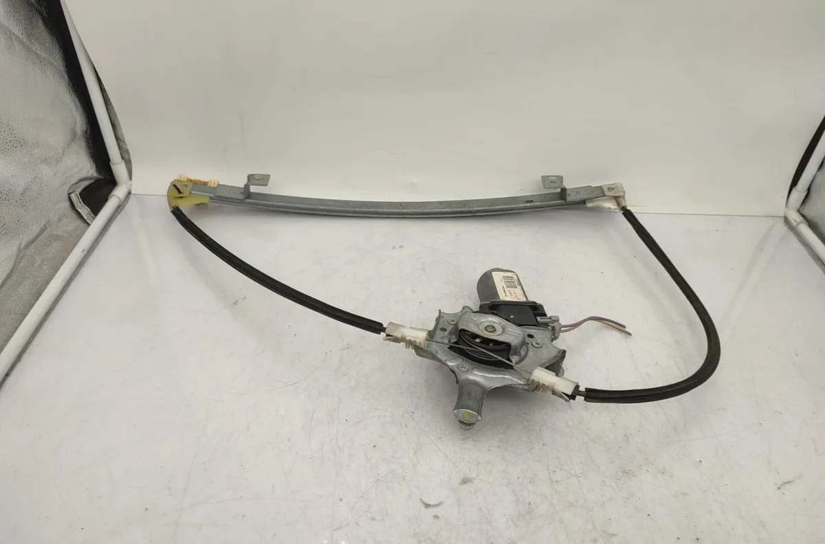 Mecanisme moteur lève-glace avant droit RENAULT CLIO 2 PHASE 2 occasion