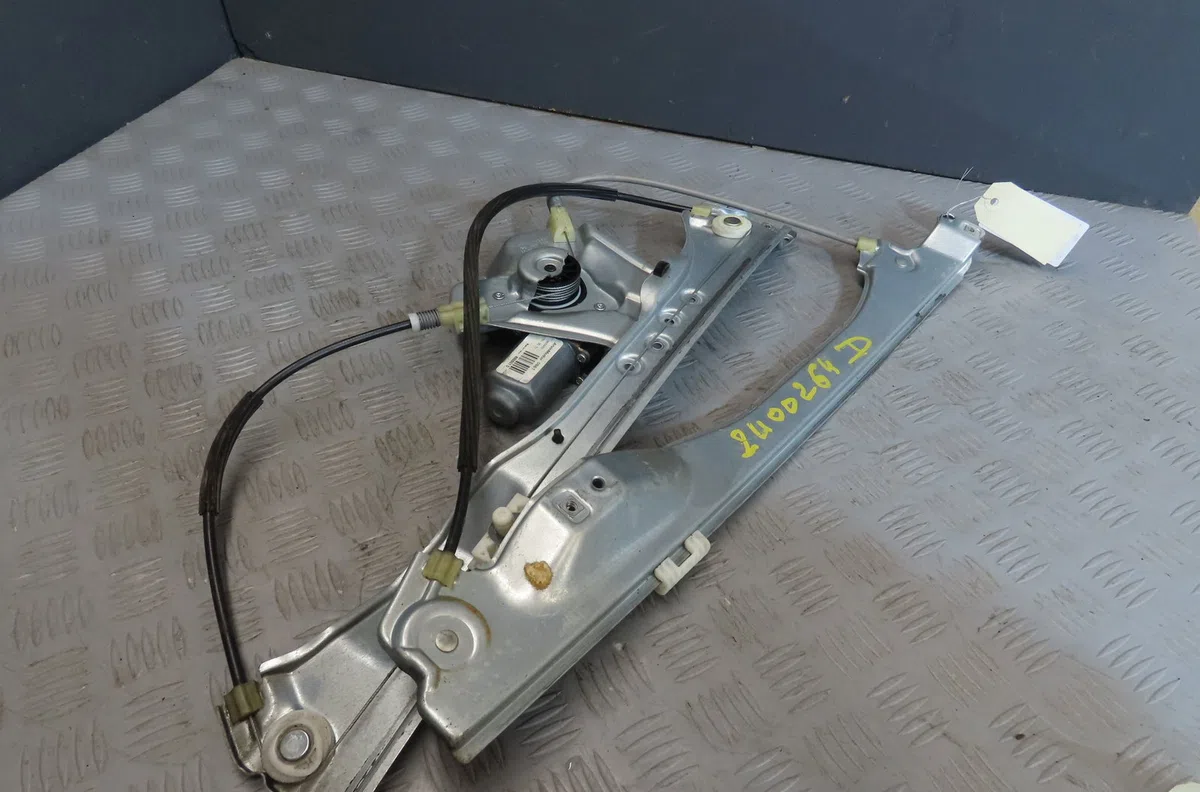 Mecanisme + moteur lève-glace avant droit RENAULT CLIO 2007 occasion