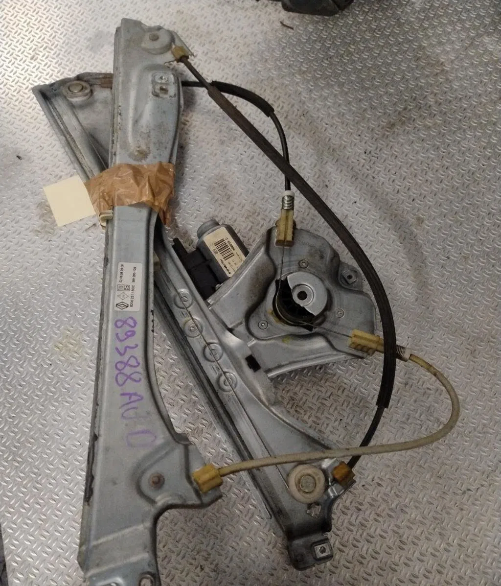 Mecanisme  moteur lève-glace avant droit RENAULT CLIO 3  CLIO 3 PHASE 1 occasion