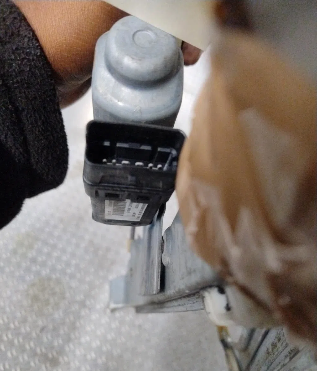 Mecanisme  moteur lève-glace avant droit RENAULT CLIO 3  CLIO 3 PHASE 1 occasion