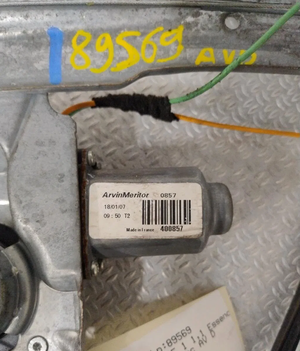 Mecanisme  moteur lève-glace avant droit RENAULT CLIO 3 PHASE 1  CLIO 3 PHASE 1 occasion