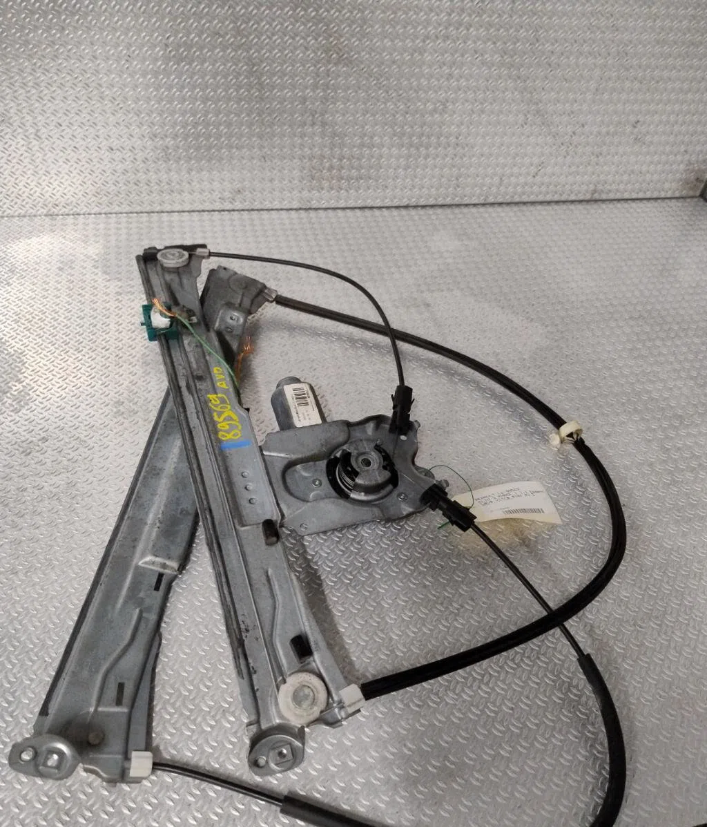 Mecanisme  moteur lève-glace avant droit RENAULT CLIO 3 PHASE 1  CLIO 3 PHASE 1 occasion