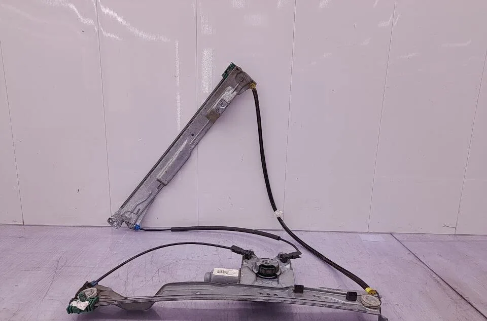 Mecanisme  moteur lève-glace avant droit RENAULT CLIO 3 PHASE 1 occasion