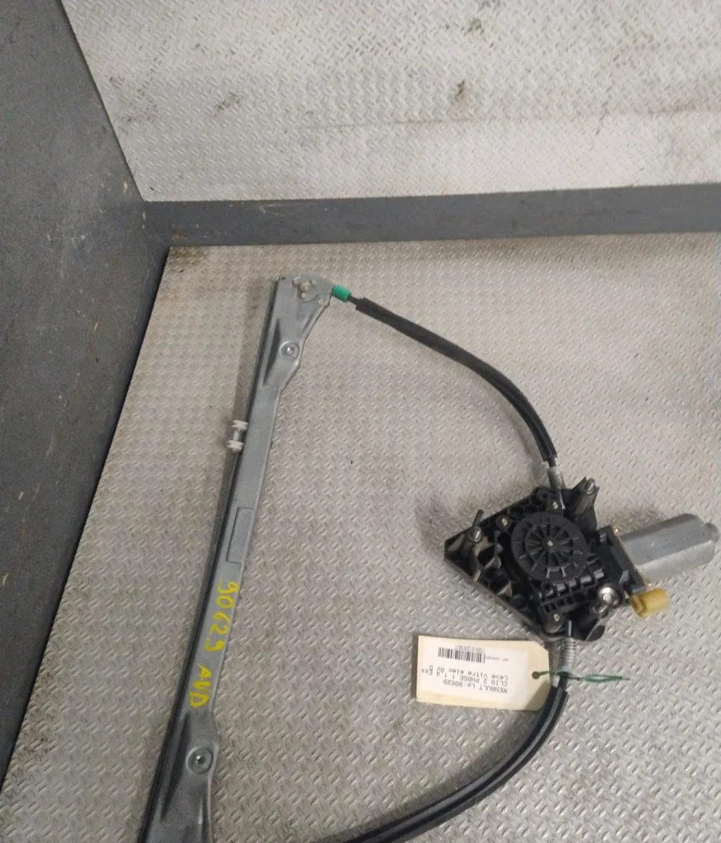 Mecanisme  moteur lève-glace avant droit Renault CLIO II (BB_, CB_) 1.4 16v (b-cb0l) (1999-2004) occasion