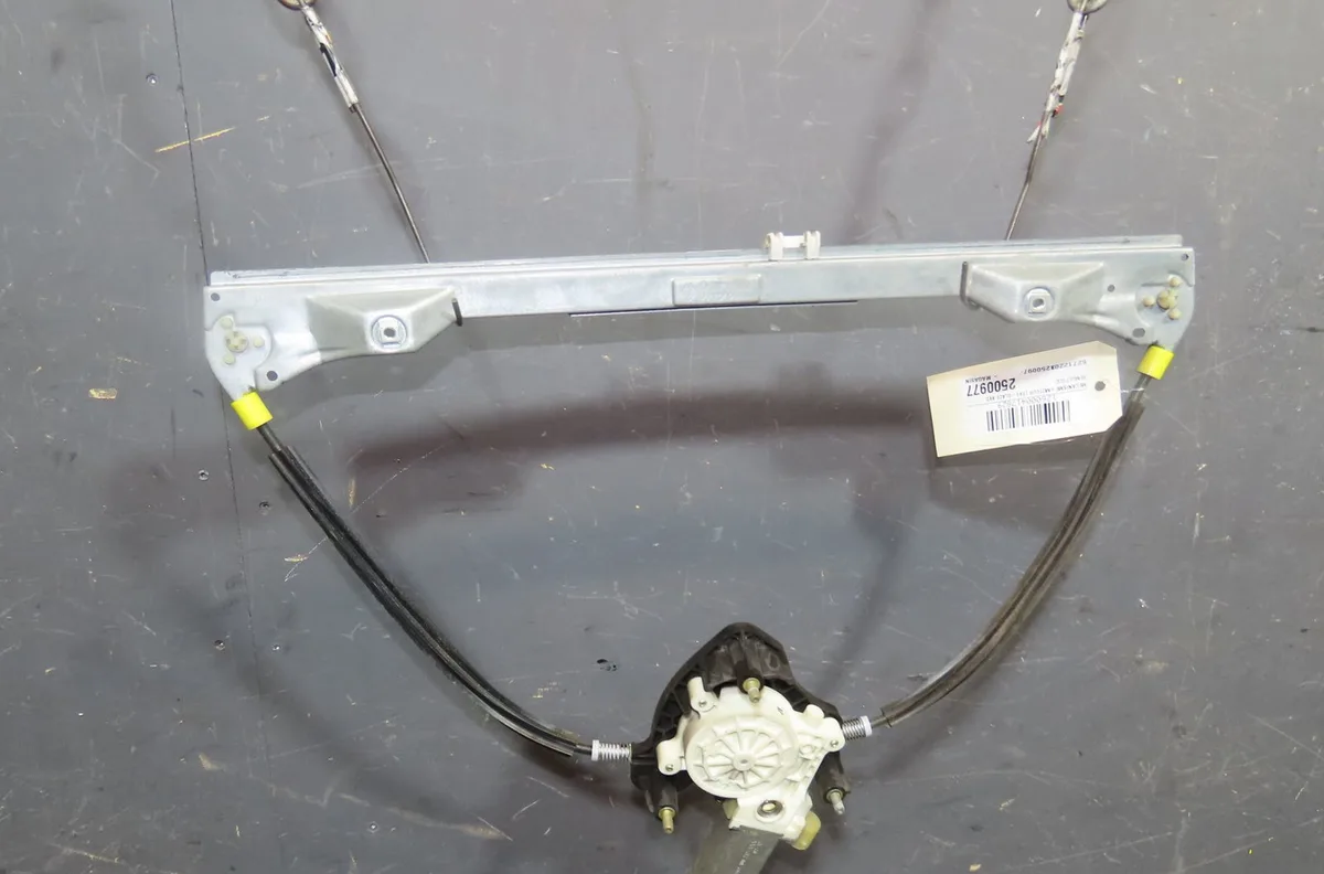 Mecanisme  moteur lève-glace avant droit Renault CLIO II (BB_, CB_) 1.4 16v (b-cb0p, bb13) (2000-2008) 5 portes occasion
