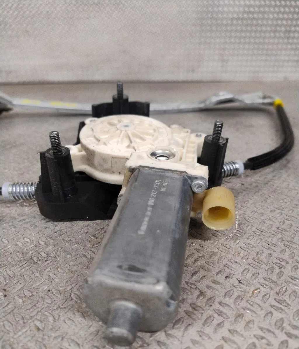 Mecanisme  moteur lève-glace avant droit Renault CLIO II (BB_, CB_) 1.5 dci (bb3n, cb3n) (2007-2009) occasion