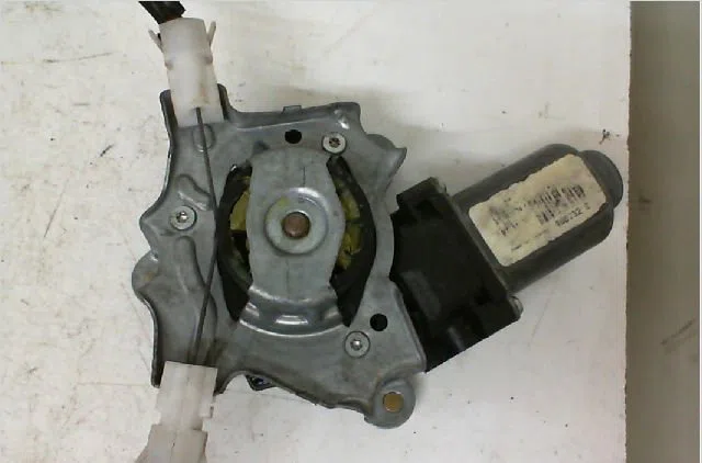 Mecanisme  moteur lève-glace avant droit RENAULT CLIO II Phase 1 03-1998--06-2001 1.4i 8v 75ch occasion