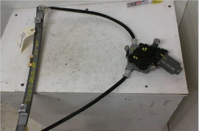 Mecanisme  moteur lève-glace avant droit RENAULT CLIO II Phase 1 03-1998--06-2001 1.4i 8v 75ch occasion