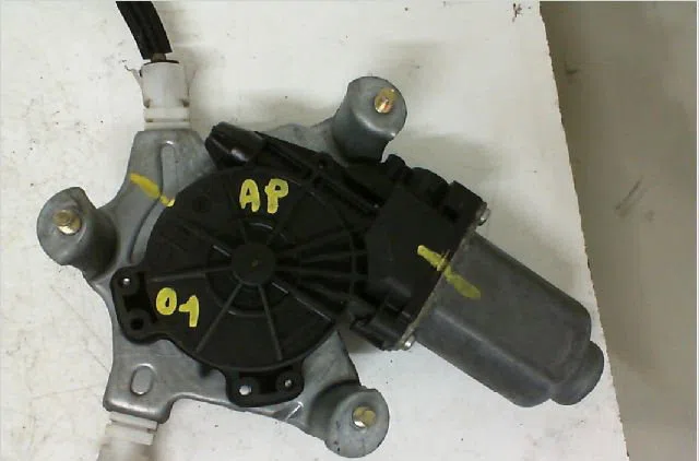 Mecanisme  moteur lève-glace avant droit RENAULT CLIO II Phase 1 03-1998--06-2001 1.4i 8v 75ch occasion