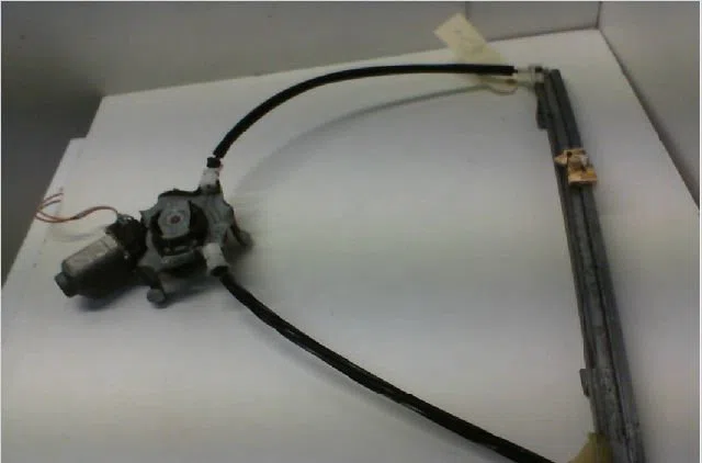 Mecanisme  moteur lève-glace avant droit RENAULT CLIO II Phase 2 06-2001--07-2006 1.2 occasion