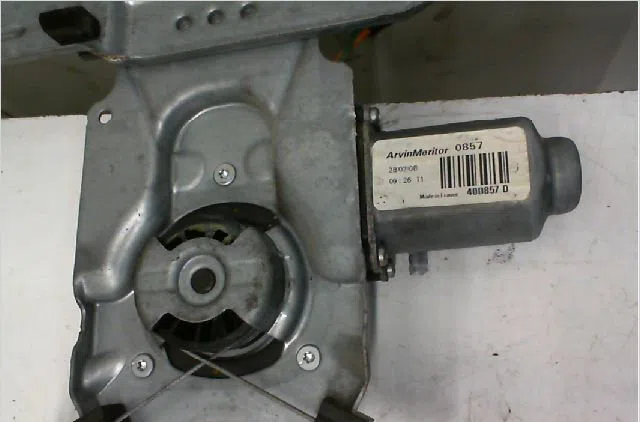 Mecanisme  moteur lève-glace avant droit RENAULT CLIO III  1.5 DCI 105ch occasion