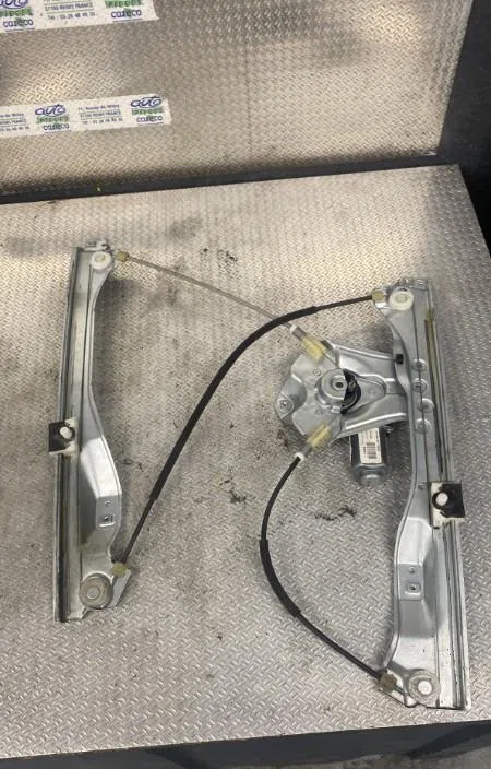 Mecanisme  moteur lève-glace avant droit Renault CLIO III (BR0-1, CR0-1) 1.2 16v hi-flex (br1u, cr1u) (2008-2014) occasi