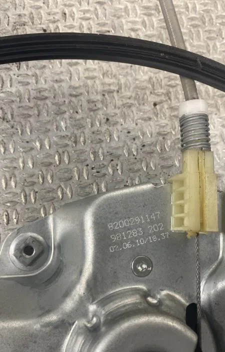 Mecanisme  moteur lève-glace avant droit Renault CLIO III (BR0-1, CR0-1) 1.2 16v hi-flex (br1u, cr1u) (2008-2014) occasi