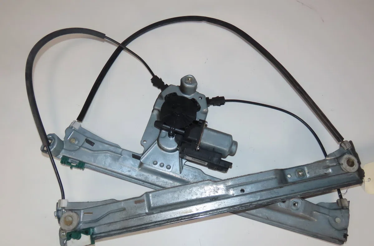 Mecanisme  moteur lève-glace avant droit Renault CLIO III (BR0-1, CR0-1) 2.0 16v sport (cr0n, cr1p) (2006-2012) occasion