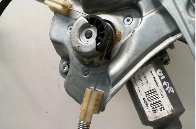 Mecanisme  moteur lève-glace avant droit RENAULT CLIO III phase 1 ESTATE 01-2008--03-2009 1.5 DCI 85ch occasion