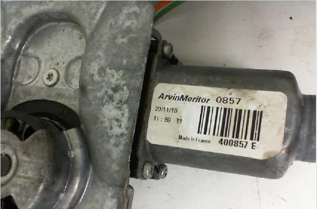 Mecanisme  moteur lève-glace avant droit RENAULT CLIO III Phase 2 03-2009--12-2014 1.5 DCI 75ch occasion