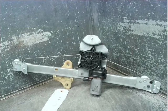 Mecanisme + moteur lève-glace avant droit RENAULT CLIO IV 2014 occasion