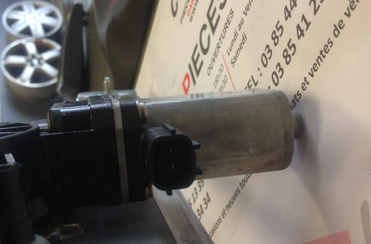 Mecanisme  moteur lève-glace avant droit RENAULT CLIO IV Phase 1 07-2012 occasion