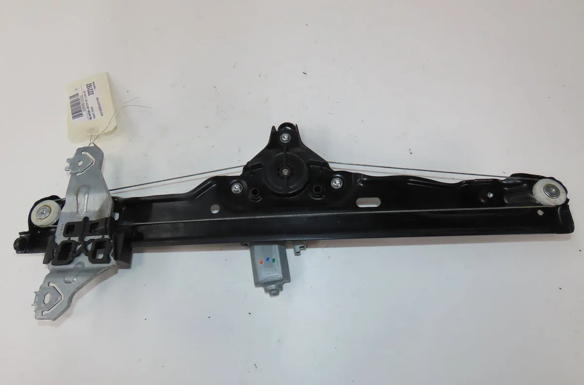 Mecanisme moteur lève-glace avant droit Renault KADJAR (HA_, HL_) 1.5 dci 110 (hla3) (2015) occasion
