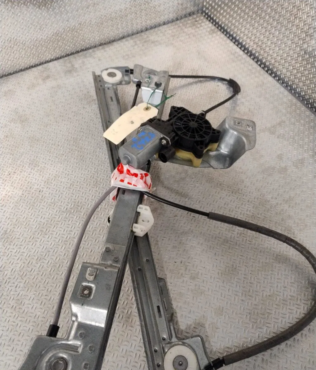 Mecanisme  moteur lève-glace avant droit Renault KANGOO Express (FW0-1_) 1.5 dci 75 (fw07, fw10, fw04) (2010) 4 portes o