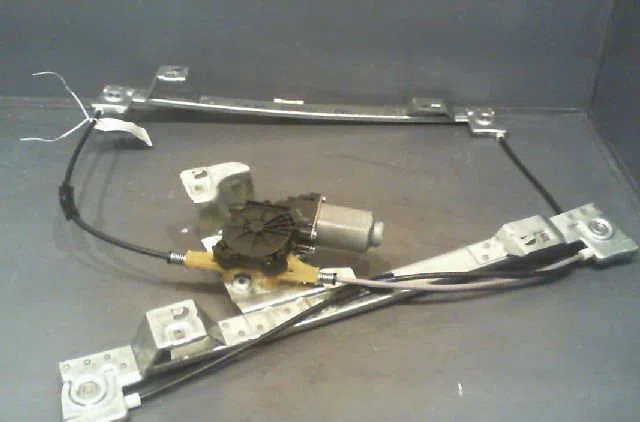 Mecanisme  moteur lève-glace avant droit Renault KANGOO - GRAND KANGOO II (KW0-1_) 1.5 dci 105 (kw0f) (2008) occasion
