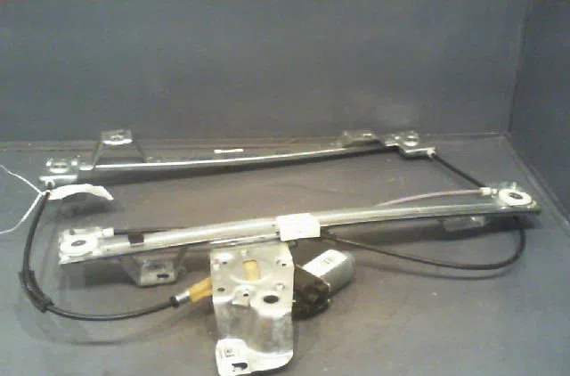Mecanisme  moteur lève-glace avant droit Renault KANGOO - GRAND KANGOO II (KW0-1_) 1.5 dci 105 (kw0f) (2008) occasion