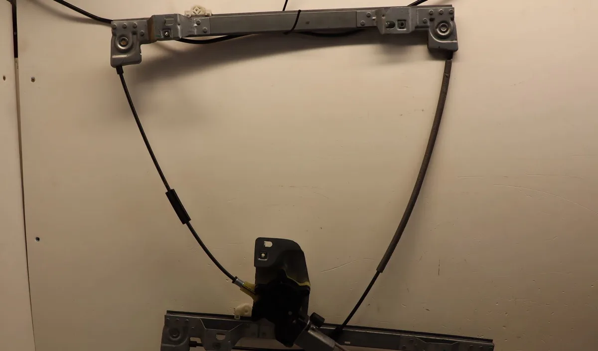 Mecanisme  moteur lève-glace avant droit Renault KANGOO - GRAND KANGOO II (KW0-1_) 1.5 dci 110 (kw06, kw12) (2013) occas