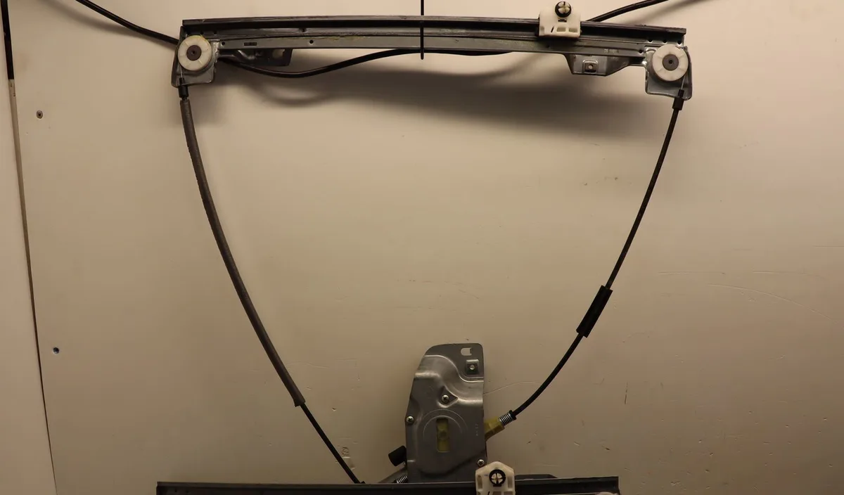 Mecanisme  moteur lève-glace avant droit Renault KANGOO - GRAND KANGOO II (KW0-1_) 1.5 dci 110 (kw06, kw12) (2013) occas